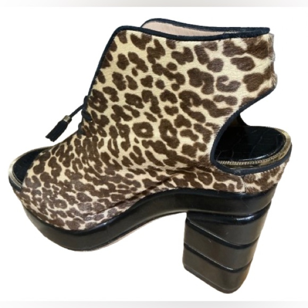 Salvatore Ferragamo Authentic Laconia High Heeled Animal Print Booties 9.5 - Picture 3 of 11
